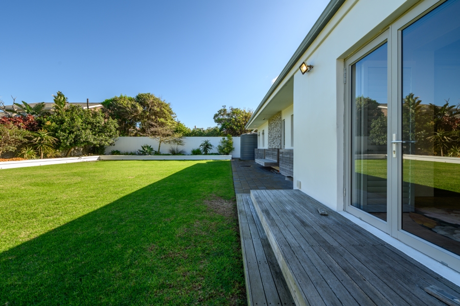4 Bedroom Property for Sale in Summerstrand Eastern Cape
